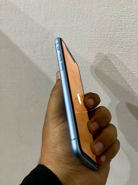 iPhone xr pta approved 3