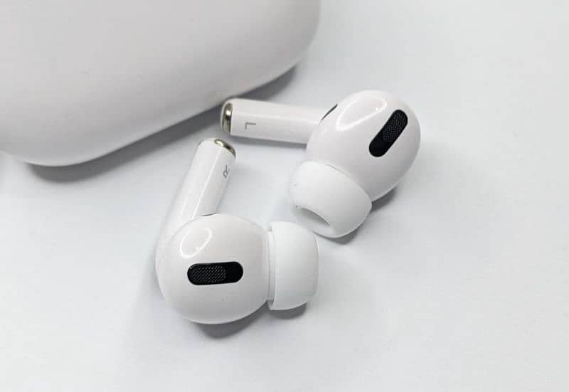 Airpods pro 1, White 3