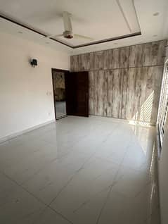 10 Marla Beautifully designed house For Rent In Park View City Lahore. 0