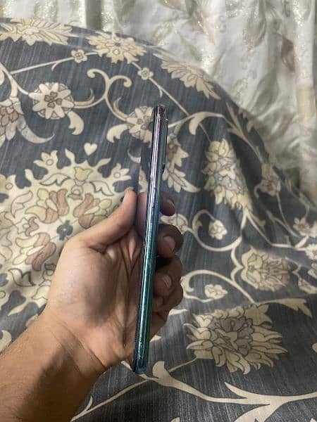 OPPO F19 PRO WITH BOX AND CHARGER 3