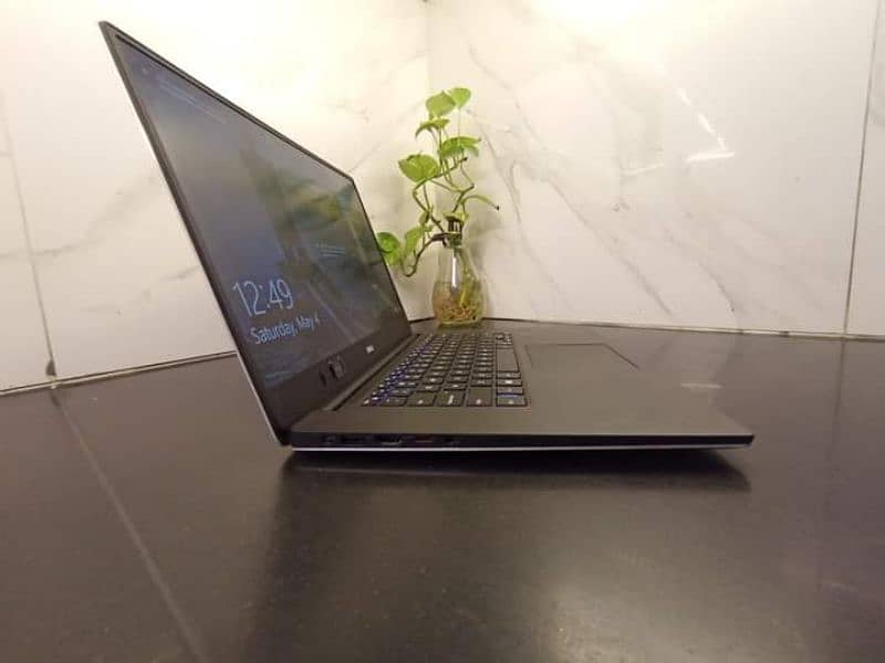 Dell XPS 15 9560 2