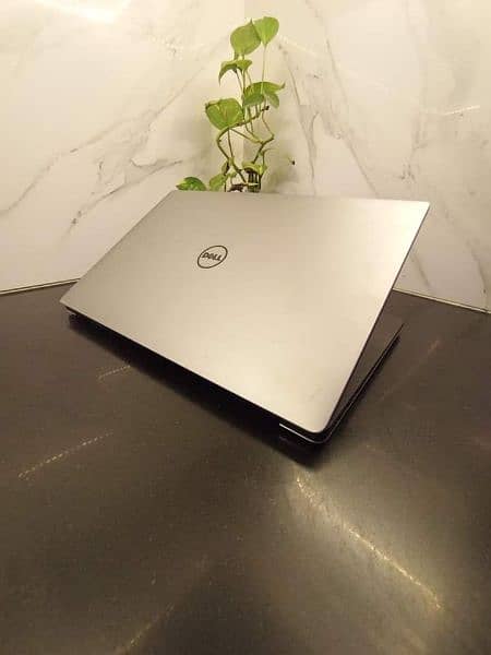 Dell XPS 15 9560 3