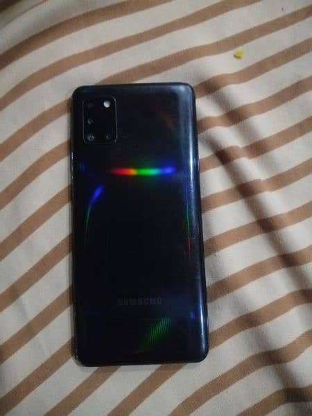 Samsung A31 (4 + 128) 1