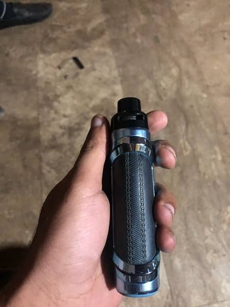 Geek vape B100 with box and flavour 1