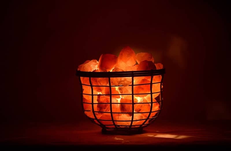 Basket Lamp with Himalayan Rock Salt Chunks 2