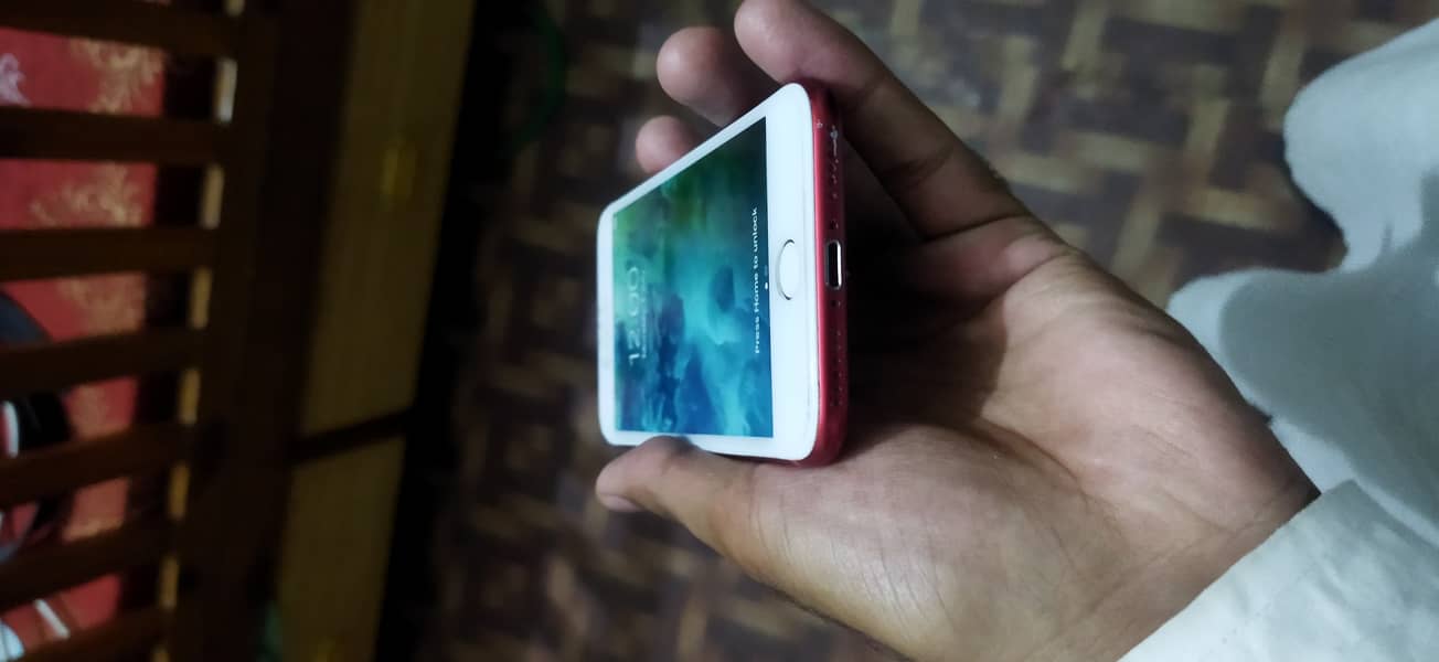 iPhone 7 red colour 2