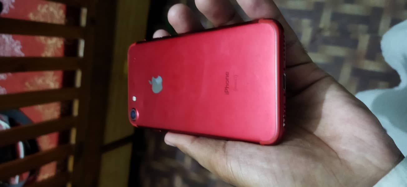 iPhone 7 red colour 4