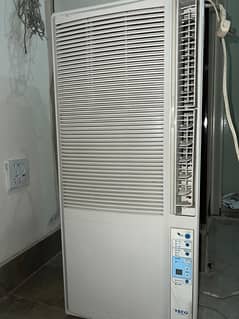 0.75 ton japenese Ac in very good condition with digital temp control