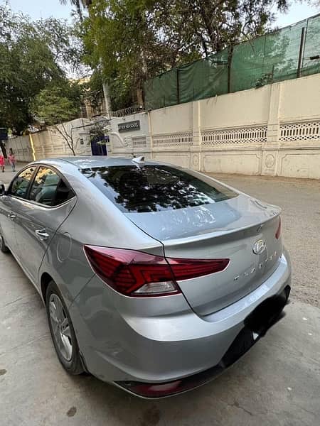 Hyundai Elantra 2021 4