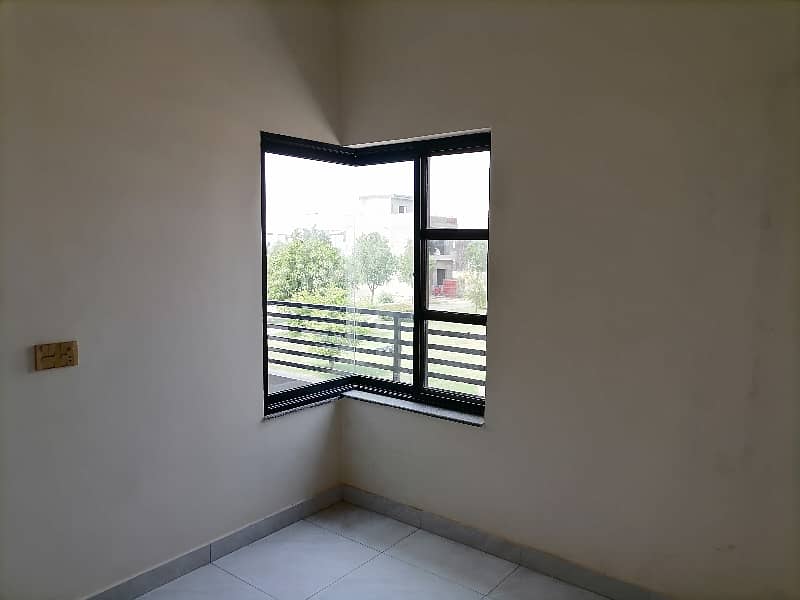 5 Marla Upper Portion For rent In Madina Town 4