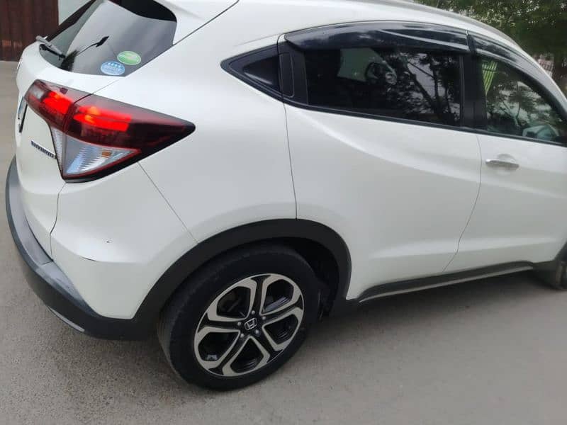 Honda Vezel 17/23 perl white 03006674692 3