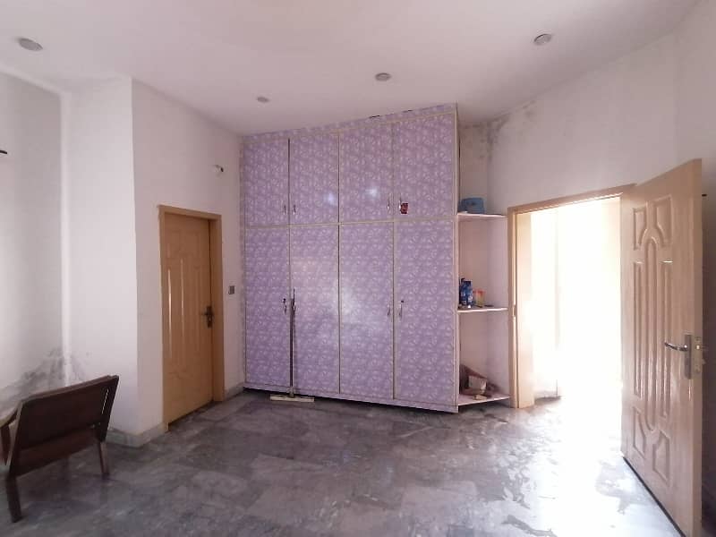 House For sale In Rs. 12500000 16