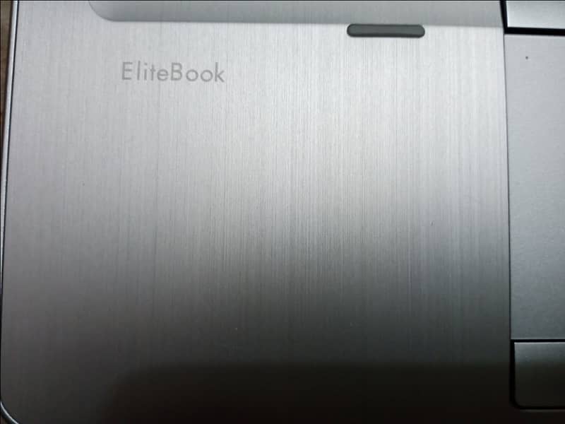 HP EliteBook Folio 9480m - 8 GB RAM - 512 HDD - Fourth Gen - 9/10 8