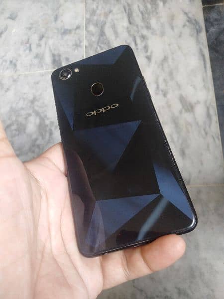 Oppo F7 0