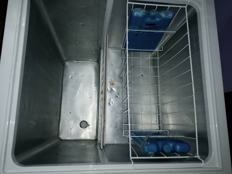 Dawlance 3 month new deep freezer 3