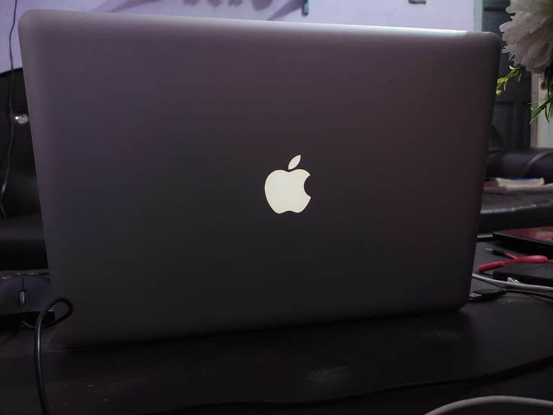 MacBook pro i7 3rd gen 8gb /256 gb ssd 3