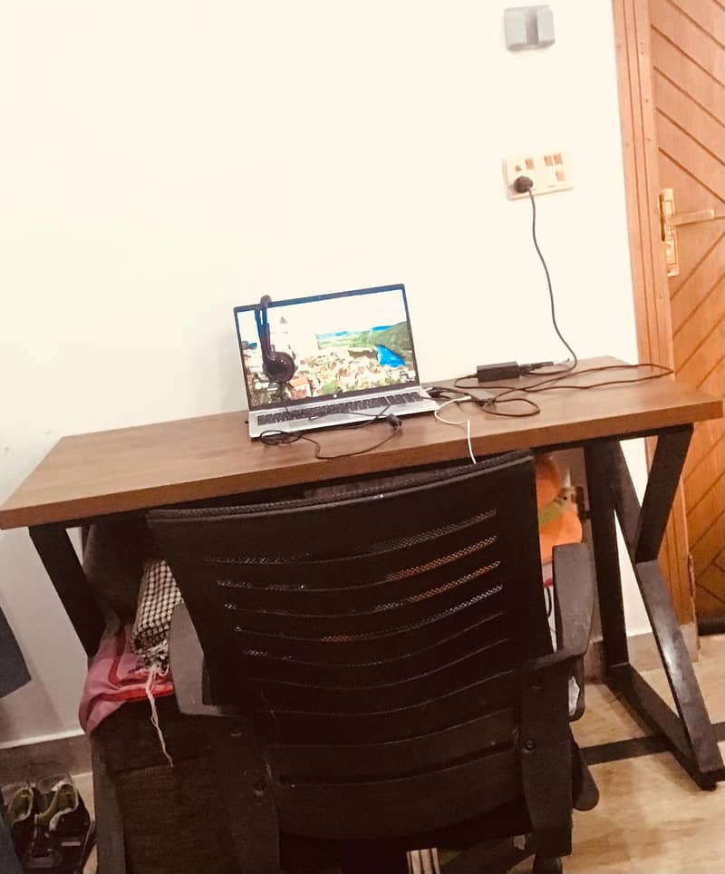 Premium Quality Work Table / workstation for sale  in Best price 4