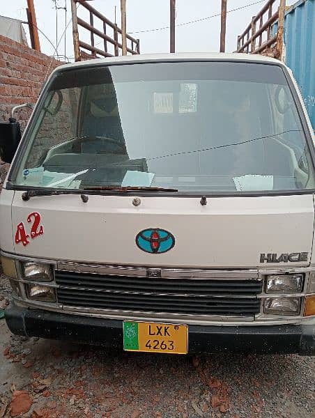 Toyota HiAce loader 8