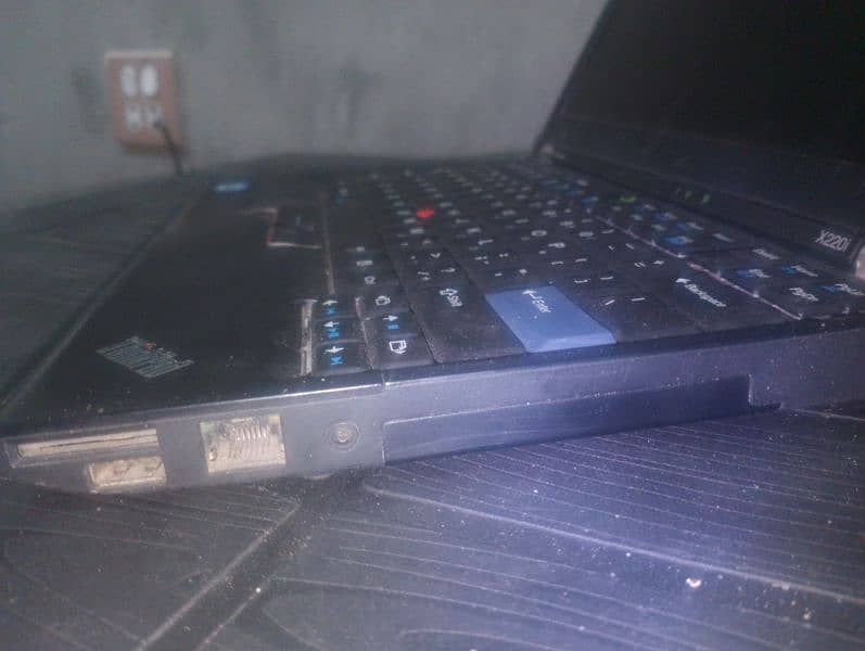 Laptop for sale paso ki zarort ha bohat is leya sale kr Raha ho 3