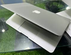 MacBook Air (11-inch, Mid 2013)