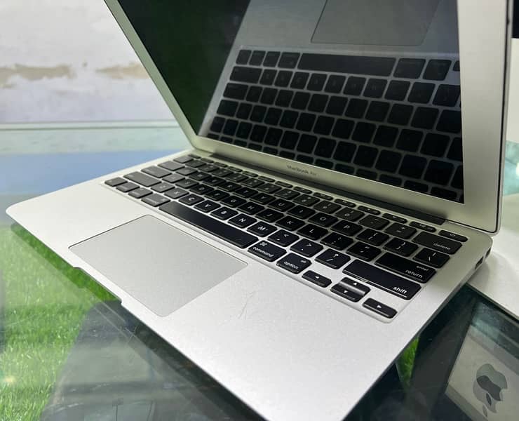 MacBook Air (11-inch, Mid 2013) 5