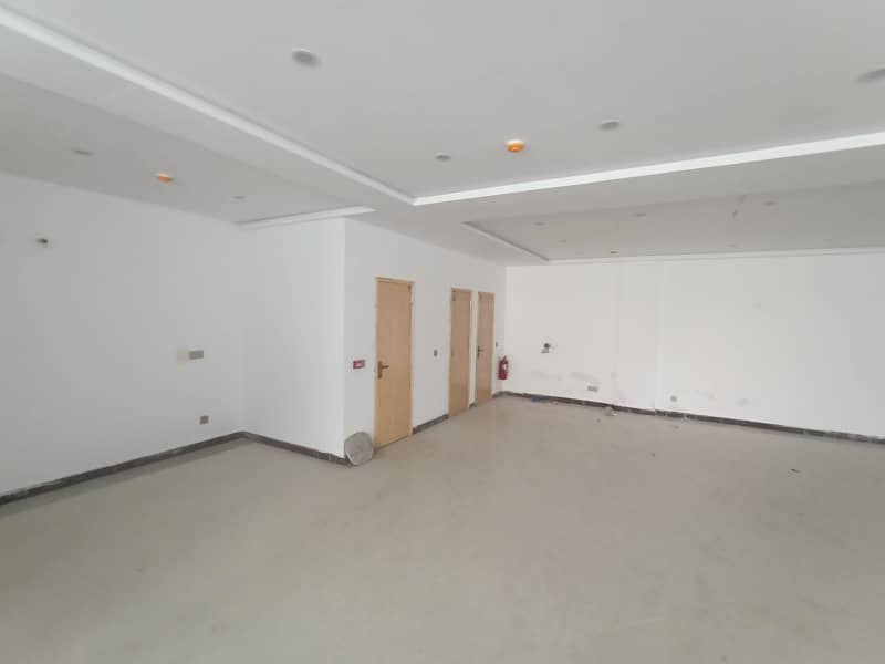 8 Marla Commercial Floor Available For Rent Phase 6 DHA 4