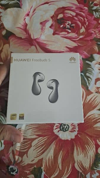 Huwaei brand new condition free bud 5 0