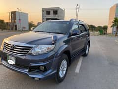 Toyota Fortuner V 2013