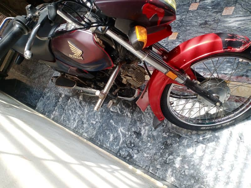 Honda cd70 dream 5