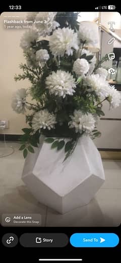 urgent selling room flower vase condition is good 0