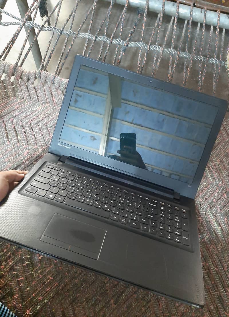 Lenovo IdeaPad 300 (5th generation 4gb 500memory 5