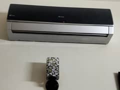Gree 1.5 inverter Air conditioner. The condition is new.