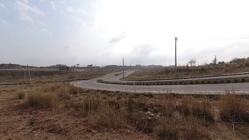 Stunning 10 Marla Residential Plot In Punjab Government Servant Housing Foundation (PGSHF) Available 5