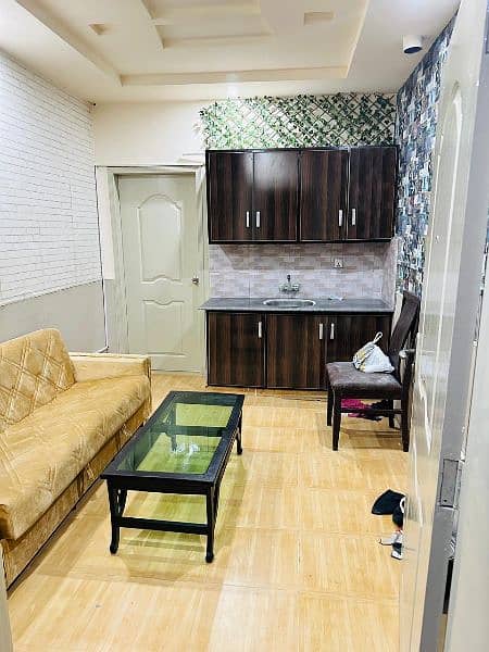 furnished 1 bed apartment for short stay, safe n secure, daily basis 4