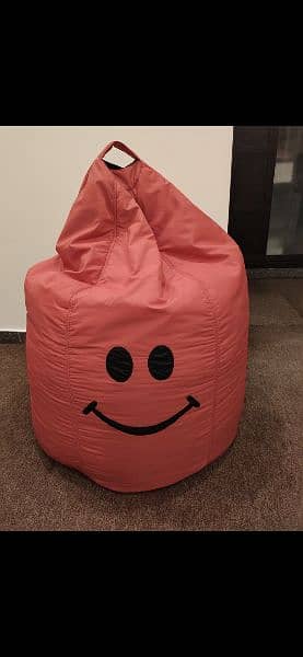 SMILEY BEAN BAG 1