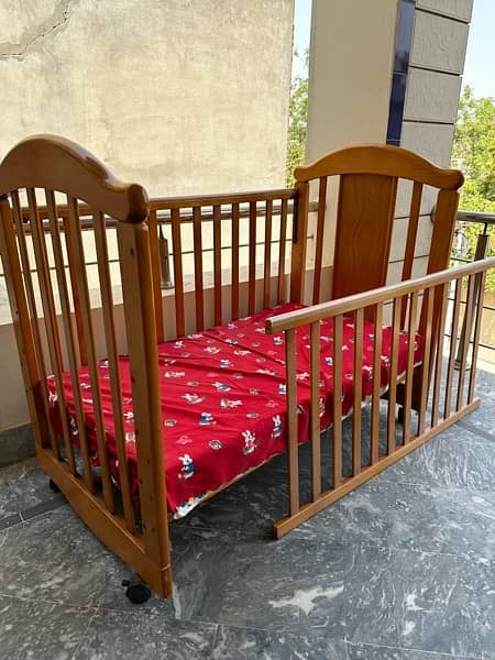 Baby cot by zubaida’s 7