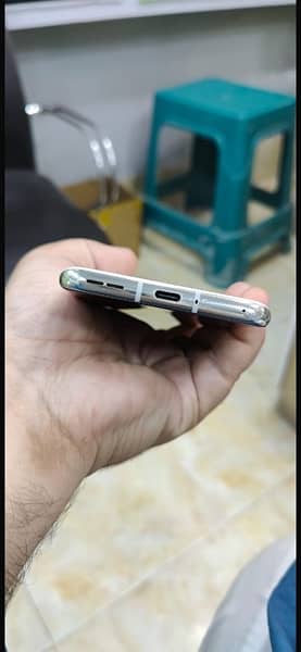 I m sell one plus 10 pro 512 GB 3