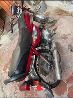 honda 70 2015 model urgent for sell. 0300-21-61-205 good condation