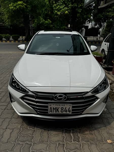 Hyundai Elantra 2022 1