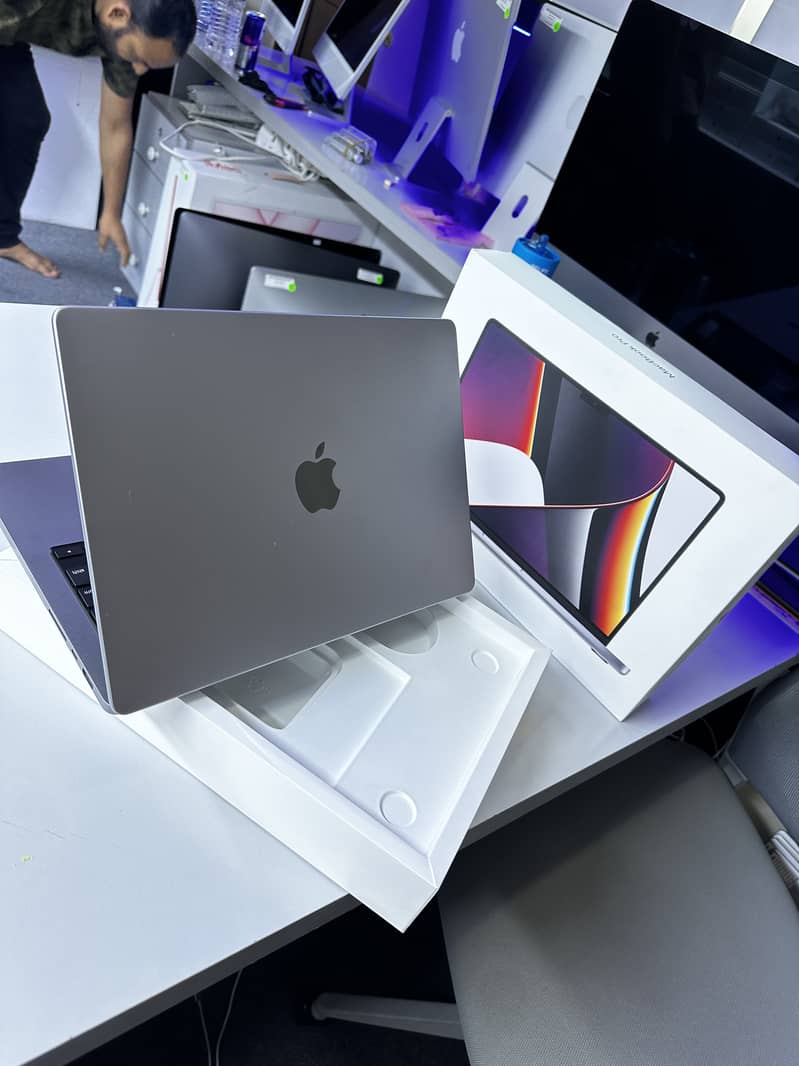2021 MacBook Pro 14 inch M1 Pro Ram 16 SSD 512 Apple Care Feb 2025 1