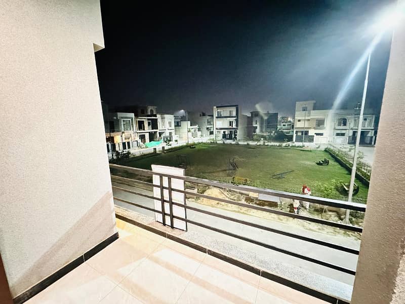 5 Marla Facing Park House For Sale In Jade Block Park View City Lahore 3