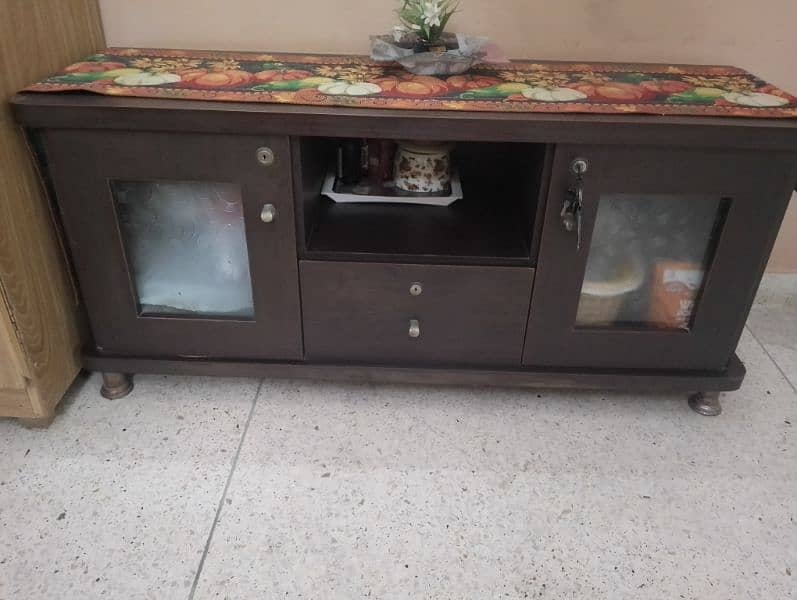 tv trolly and coffee table 1 week used only 1