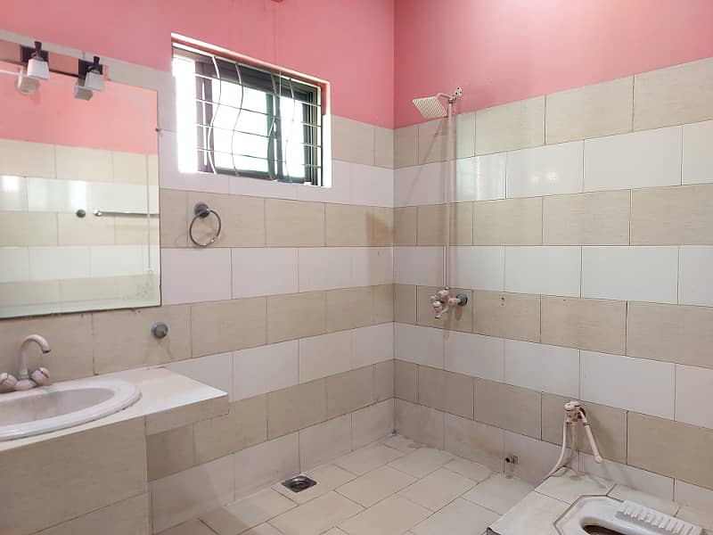 14 Marla House Near Lacas School G1 Market Doctor Hospital Hot Location 15