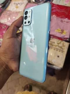 OnePlus 9r 10/10 with charger dual sim