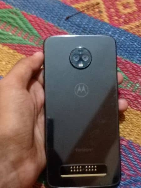 Moto z3 1