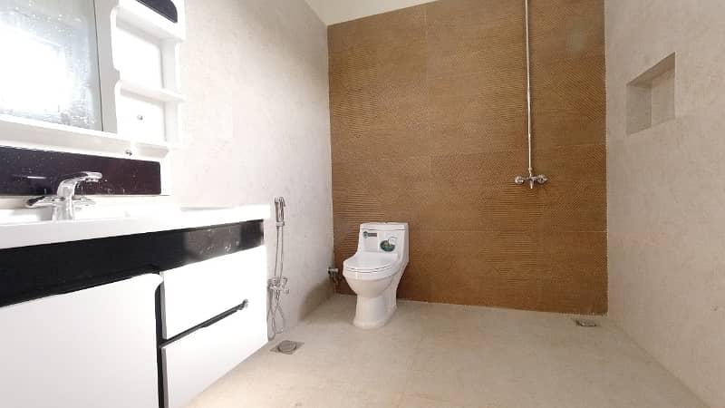 1 Kanal Brand New House For Sale 20