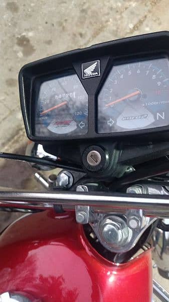 cg 125 model 2022 Karachi numbar red colour farst onar baik 3