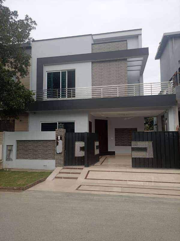 10 Marla Like Brand New Beautiful House Available For Sale 0