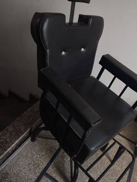 Salon Chair 1