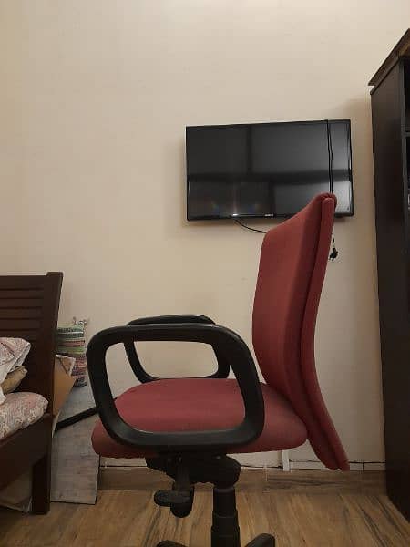 Office/Computer chair with cushion 1